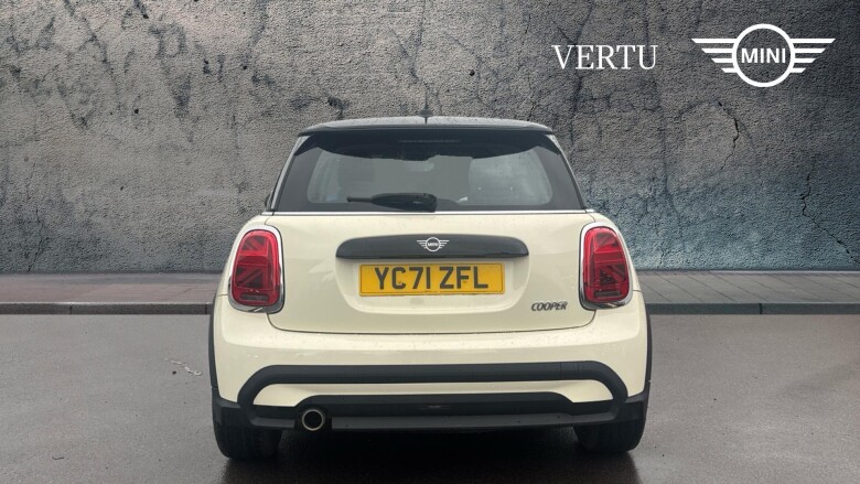 MINI Hatchback 1.5 Cooper Classic 3dr Auto Petrol Hatchback